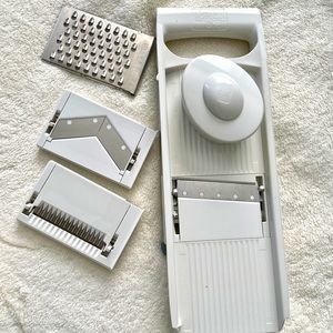 The Pampered Chef Slicer/Cutting Tools